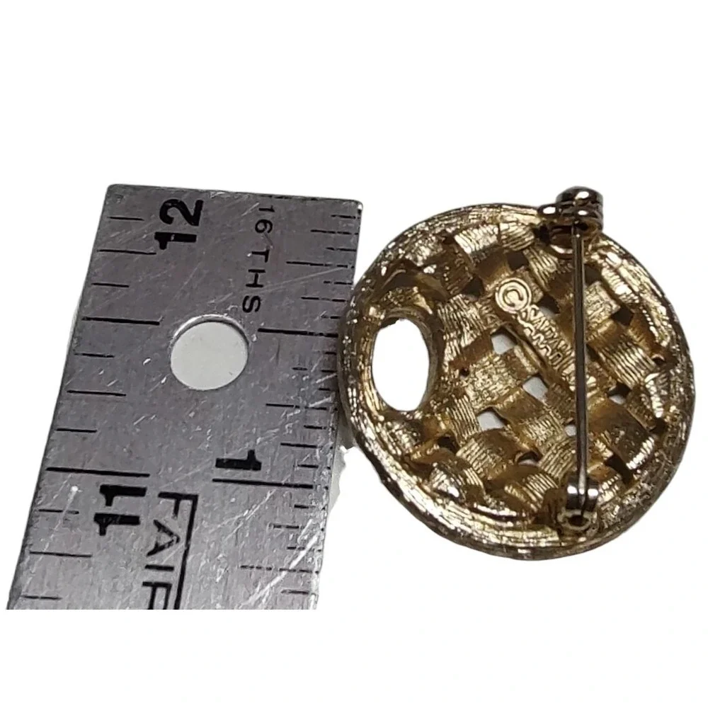 Vintage Sarah Coventry Brooch Gold Tone Round‎ Basket Weave Pin One Inch SEE